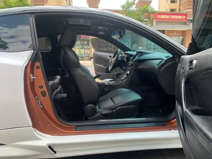 2012 Hyundai Rohens-Coupe 2.0T 260HP L4 8AT,autocango,china used car exporter,china ev exporter,chinese used car exporter,chinese used ev exporter