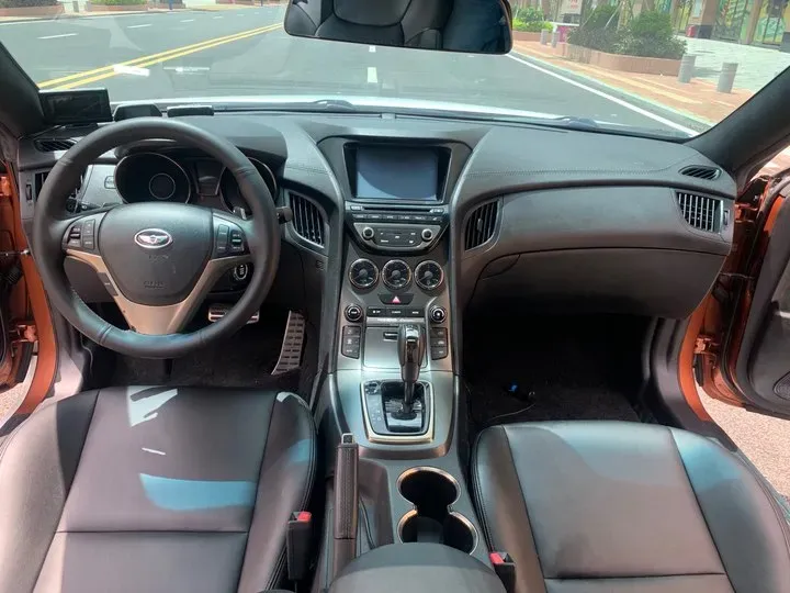 2012 Hyundai Rohens-Coupe 2.0T 260HP L4 8AT,autocango,china used car exporter,china ev exporter,chinese used car exporter,chinese used ev exporter