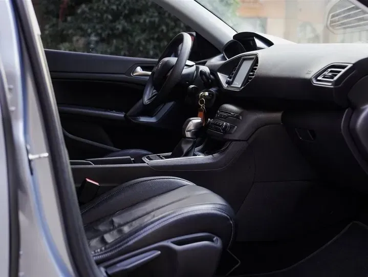 2015 Peugeot 308S 1.2T 136HP L3 6AT,autocango,china used car exporter,china ev exporter,chinese used car exporter,chinese used ev exporter