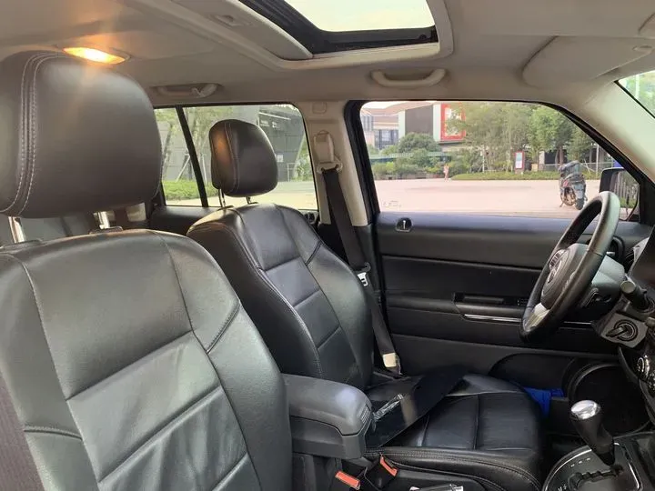 2014 Jeep Patriot 2.4L 170HP L4 6AT,autocango,china used car exporter,china ev exporter,chinese used car exporter,chinese used ev exporter