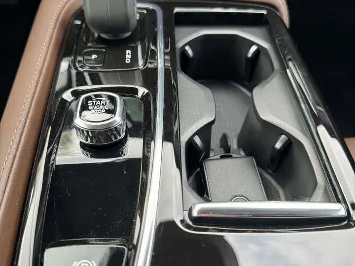 2022 Volvo S60 2.0T 303HP L4 8AT PHEV 11.6KWH,autocango,china used car exporter,china ev exporter,chinese used car exporter,chinese used ev exporter