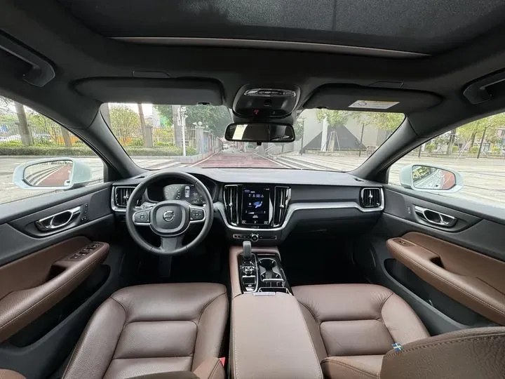 2022 Volvo S60 2.0T 303HP L4 8AT PHEV 11.6KWH,autocango,china used car exporter,china ev exporter,chinese used car exporter,chinese used ev exporter