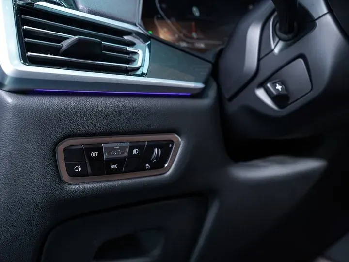 2021 BMW X7 3.0T 340HP L6 8AT,autocango,china used car exporter,china ev exporter,chinese used car exporter,chinese used ev exporter