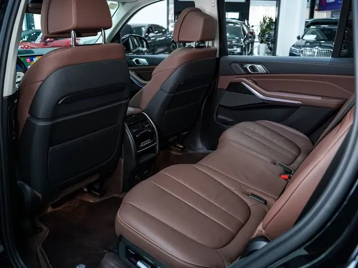 2021 BMW X7 3.0T 340HP L6 8AT,autocango,china used car exporter,china ev exporter,chinese used car exporter,chinese used ev exporter