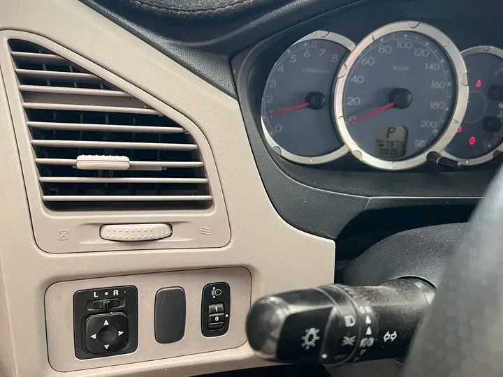 2011 Mitsubishi Zinger 2.0L 170HP L4 4AT,autocango,china used car exporter,china ev exporter,chinese used car exporter,chinese used ev exporter