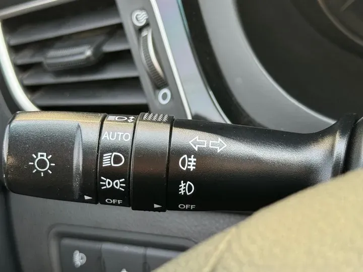 2014 Hyundai Mistra 1.8L 143HP L4 6AT,autocango,china used car exporter,china ev exporter,chinese used car exporter,chinese used ev exporter