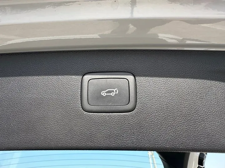 2022 Roewe Whale 2.0T 231HP L4 8AT,autocango,china used car exporter,china ev exporter,chinese used car exporter,chinese used ev exporter