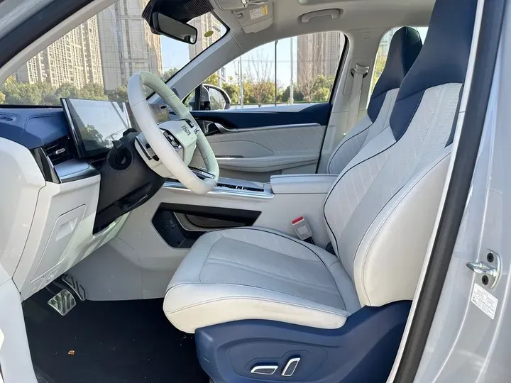 2022 Roewe Whale 2.0T 231HP L4 8AT,autocango,china used car exporter,china ev exporter,chinese used car exporter,chinese used ev exporter