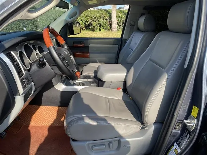 2010 Maserati GranCabrio 4.7L 439HP V8 6AT,autocango,china used car exporter,china ev exporter,chinese used car exporter,chinese used ev exporter