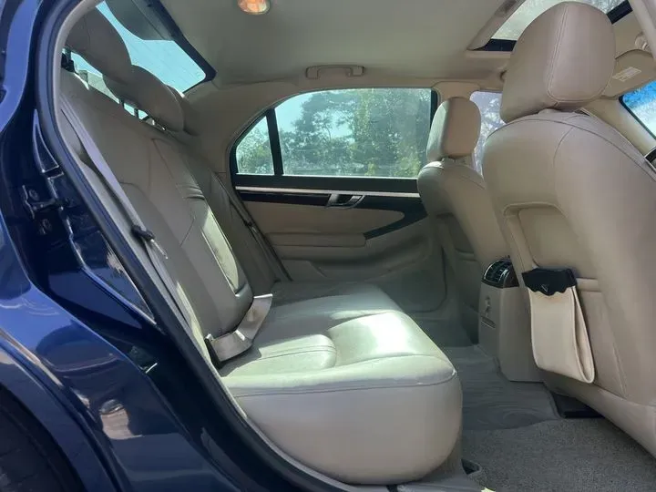 2011 Roewe 750 1.8T 160HP L4 5AT,autocango,china used car exporter,china ev exporter,chinese used car exporter,chinese used ev exporter