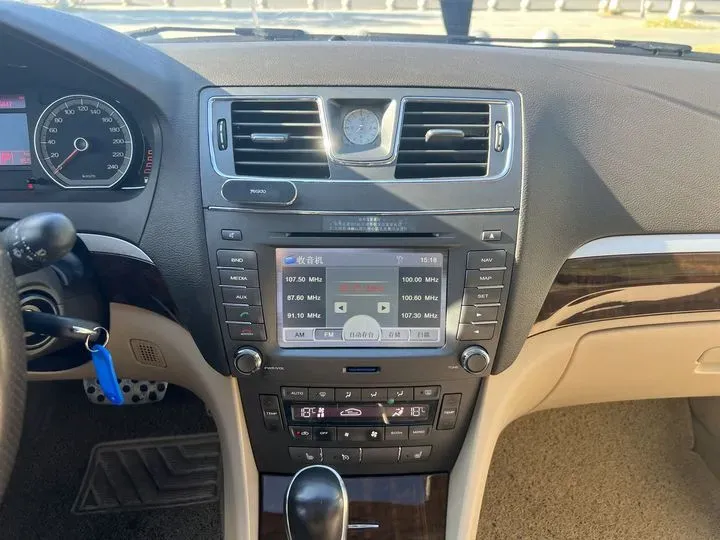 2011 Roewe 750 1.8T 160HP L4 5AT,autocango,china used car exporter,china ev exporter,chinese used car exporter,chinese used ev exporter