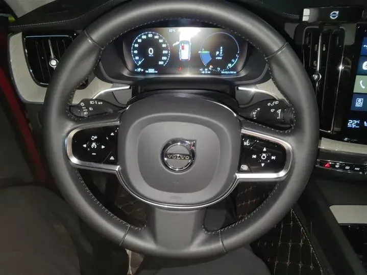 2020 Volvo XC60 2.0T 320HP L4 8AT PHEV 11.6KWH,autocango,china used car exporter,china ev exporter,chinese used car exporter,chinese used ev exporter