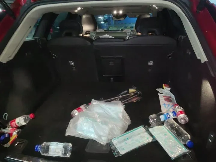 2020 Volvo XC60 2.0T 320HP L4 8AT PHEV 11.6KWH,autocango,china used car exporter,china ev exporter,chinese used car exporter,chinese used ev exporter