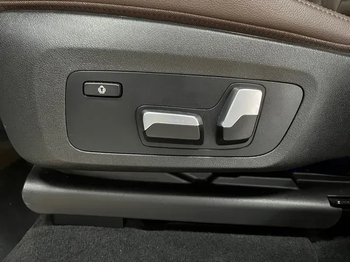 2020 BMW X4 2.0T 184HP L4 8AT,autocango,china used car exporter,china ev exporter,chinese used car exporter,chinese used ev exporter