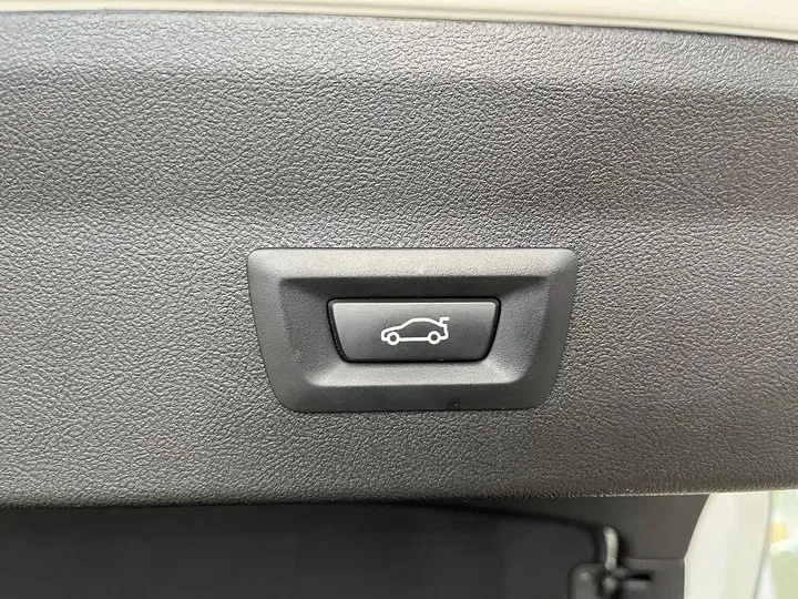 2020 BMW X4 2.0T 184HP L4 8AT,autocango,china used car exporter,china ev exporter,chinese used car exporter,chinese used ev exporter