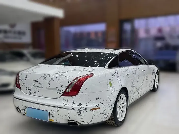 2013 Jaguar XJ 2.0T 240HP L4 8AT,autocango,china used car exporter,china ev exporter,chinese used car exporter,chinese used ev exporter