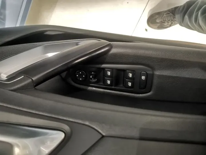 2015 Peugeot 308S 1.6T 167HP L4 6AT,autocango,china used car exporter,china ev exporter,chinese used car exporter,chinese used ev exporter
