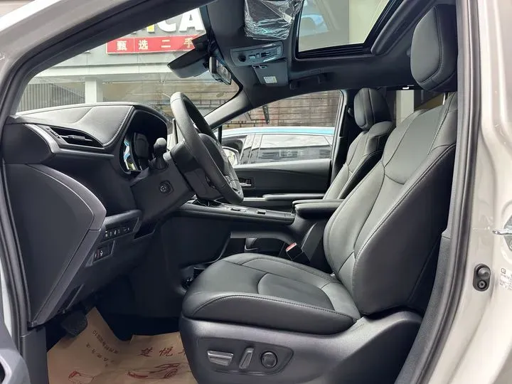 2022 Toyota Granvia 2.5L 192HP L4 E-CVT Hybrid,autocango,china used car exporter,china ev exporter,chinese used car exporter,chinese used ev exporter