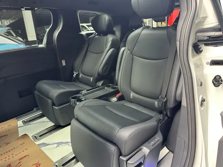 2022 Toyota Granvia 2.5L 192HP L4 E-CVT Hybrid,autocango,china used car exporter,china ev exporter,chinese used car exporter,chinese used ev exporter