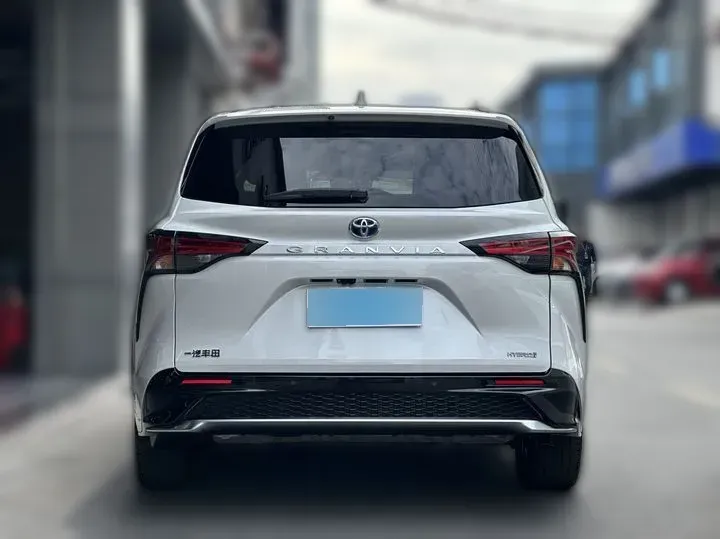 2022 Toyota Granvia 2.5L 192HP L4 E-CVT Hybrid,autocango,china used car exporter,china ev exporter,chinese used car exporter,chinese used ev exporter