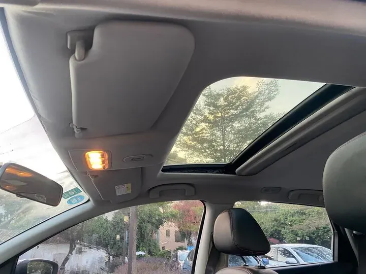 2018 Venucia T70 2.0L 144HP L4 CVT,autocango,china used car exporter,china ev exporter,chinese used car exporter,chinese used ev exporter