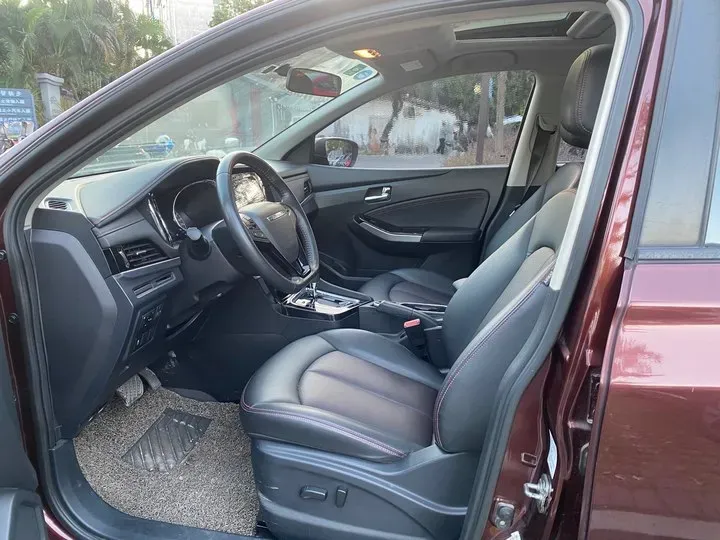 2018 Venucia T70 2.0L 144HP L4 CVT,autocango,china used car exporter,china ev exporter,chinese used car exporter,chinese used ev exporter