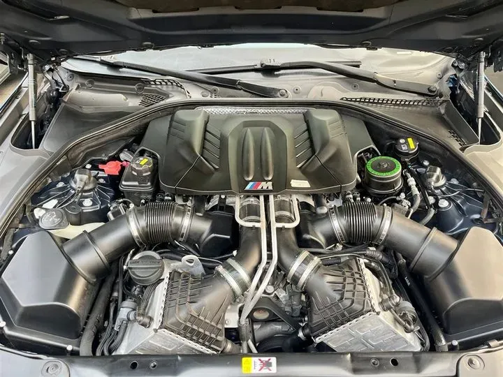 2014 BMW M5 4.4T 560HP V8 7DCT,autocango,china used car exporter,china ev exporter,chinese used car exporter,chinese used ev exporter