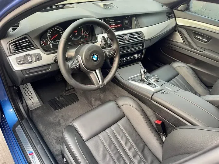2014 BMW M5 4.4T 560HP V8 7DCT,autocango,china used car exporter,china ev exporter,chinese used car exporter,chinese used ev exporter