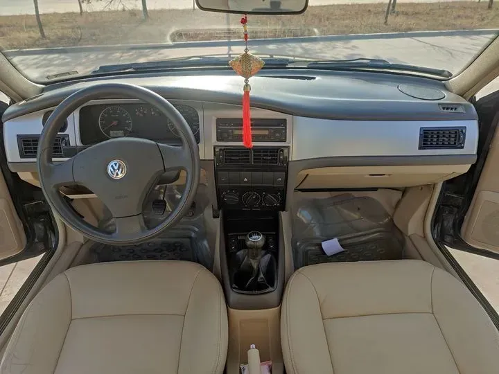 2004 Volkswagen Santana Vista 1.8L 101HP L4 5MT,autocango,china used car exporter,china ev exporter,chinese used car exporter,chinese used ev exporter