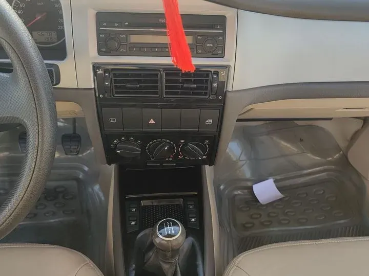 2004 Volkswagen Santana Vista 1.8L 101HP L4 5MT,autocango,china used car exporter,china ev exporter,chinese used car exporter,chinese used ev exporter
