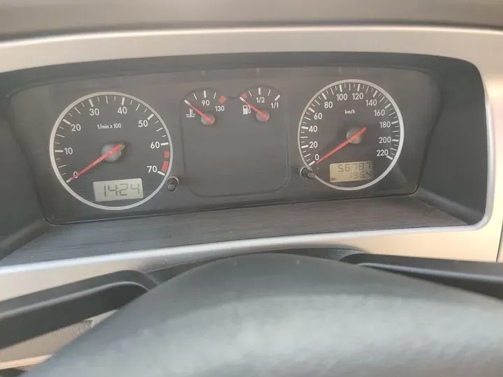 2004 Volkswagen Santana Vista 1.8L 101HP L4 5MT,autocango,china used car exporter,china ev exporter,chinese used car exporter,chinese used ev exporter