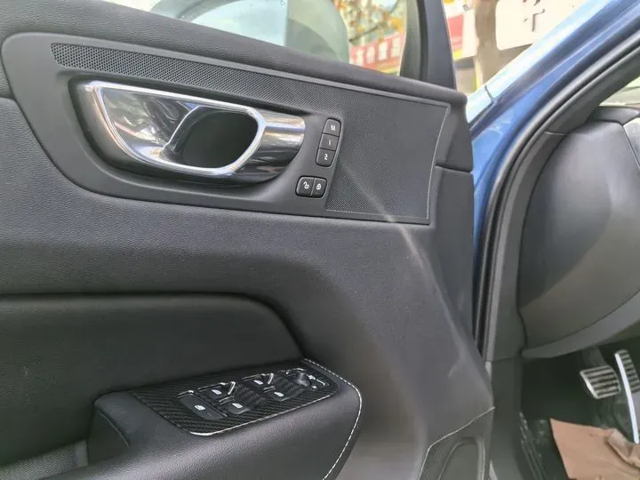 2018 Volvo XC60 2.0T 254HP L4 8AT,autocango,china used car exporter,china ev exporter,chinese used car exporter,chinese used ev exporter