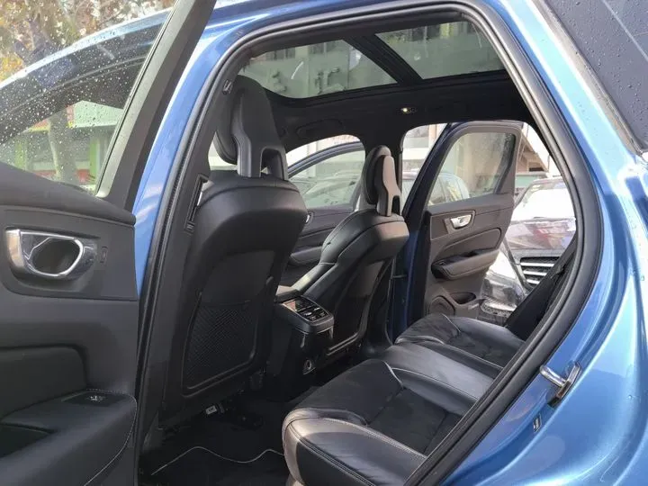 2018 Volvo XC60 2.0T 254HP L4 8AT,autocango,china used car exporter,china ev exporter,chinese used car exporter,chinese used ev exporter