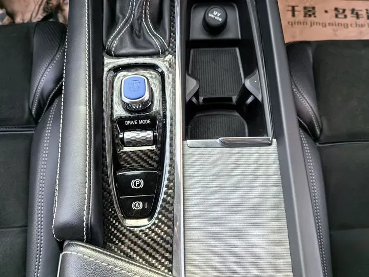 2018 Volvo XC60 2.0T 254HP L4 8AT,autocango,china used car exporter,china ev exporter,chinese used car exporter,chinese used ev exporter