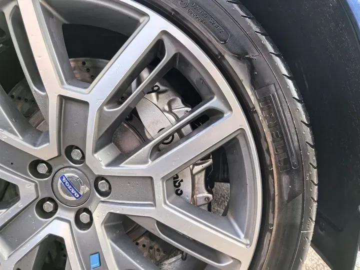 2018 Volvo XC60 2.0T 254HP L4 8AT,autocango,china used car exporter,china ev exporter,chinese used car exporter,chinese used ev exporter