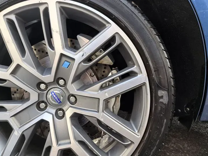 2018 Volvo XC60 2.0T 254HP L4 8AT,autocango,china used car exporter,china ev exporter,chinese used car exporter,chinese used ev exporter