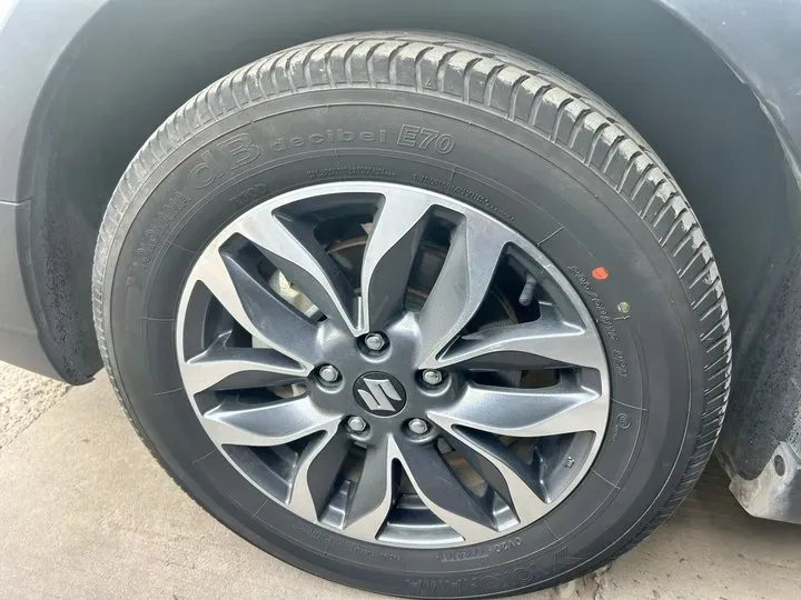 2017 Suzuki SX4 S-Cross 1.6L 122HP L4 5MT,autocango,china used car exporter,china ev exporter,chinese used car exporter,chinese used ev exporter