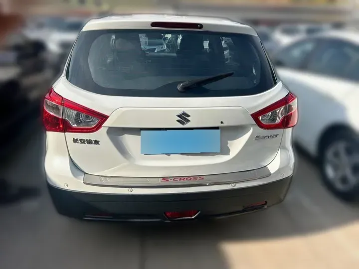 2017 Suzuki SX4 S-Cross 1.6L 122HP L4 5MT,autocango,china used car exporter,china ev exporter,chinese used car exporter,chinese used ev exporter