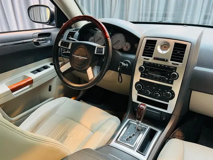 2006 Chrysler 300C 5.7L 342HP V8 5AT,autocango,china used car exporter,china ev exporter,chinese used car exporter,chinese used ev exporter