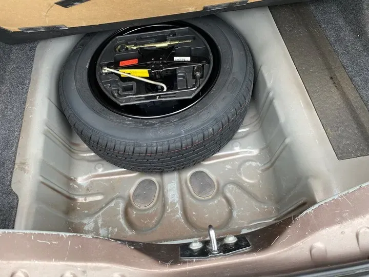 2014 Peugeot 301 1.6L 117HP L4 5MT,autocango,china used car exporter,china ev exporter,chinese used car exporter,chinese used ev exporter