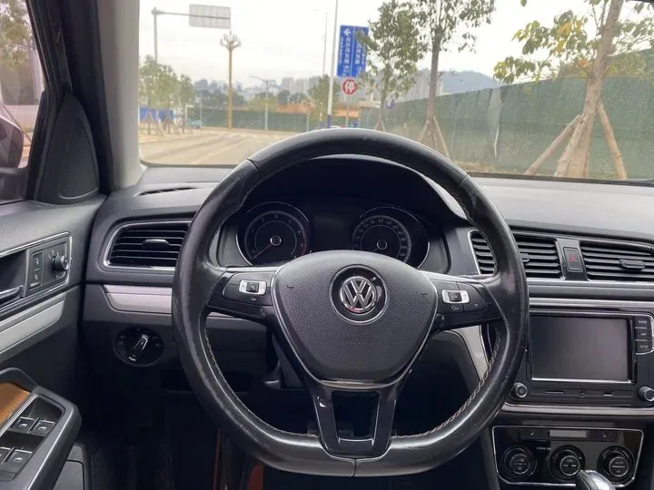 2017 Volkswagen Cross Lavida 1.4T 131HP L4 7DCT,autocango,china used car exporter,china ev exporter,chinese used car exporter,chinese used ev exporter