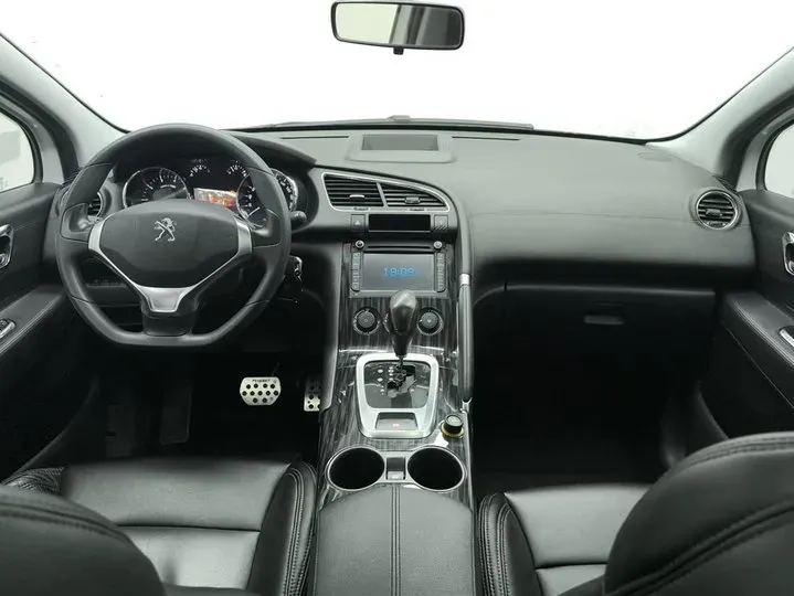 2015 Peugeot 3008 2.0L 147HP L4 6AT,autocango,china used car exporter,china ev exporter,chinese used car exporter,chinese used ev exporter