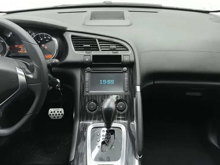 2015 Peugeot 3008 2.0L 147HP L4 6AT,autocango,china used car exporter,china ev exporter,chinese used car exporter,chinese used ev exporter