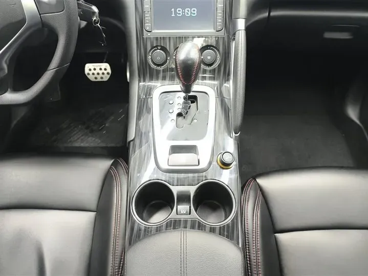 2015 Peugeot 3008 2.0L 147HP L4 6AT,autocango,china used car exporter,china ev exporter,chinese used car exporter,chinese used ev exporter