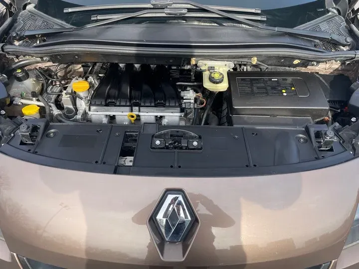 2011 Renault  Scenic Classic 2.0L 140HP L4 CVT,autocango,china used car exporter,china ev exporter,chinese used car exporter,chinese used ev exporter