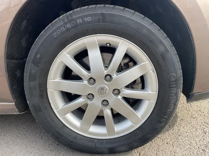 2011 Renault  Scenic Classic 2.0L 140HP L4 CVT,autocango,china used car exporter,china ev exporter,chinese used car exporter,chinese used ev exporter