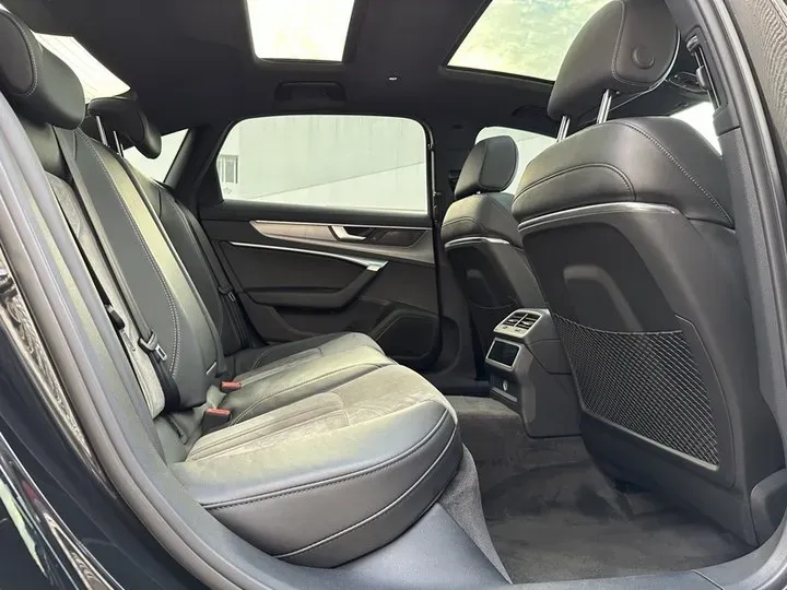 2022 Audi A6L 2.0T 224HP L4 7DCT,autocango,china used car exporter,china ev exporter,chinese used car exporter,chinese used ev exporter