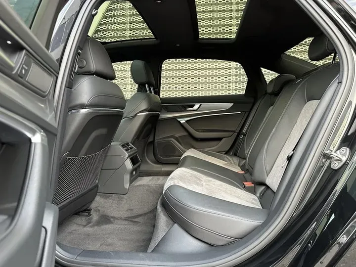 2022 Audi A6L 2.0T 224HP L4 7DCT,autocango,china used car exporter,china ev exporter,chinese used car exporter,chinese used ev exporter