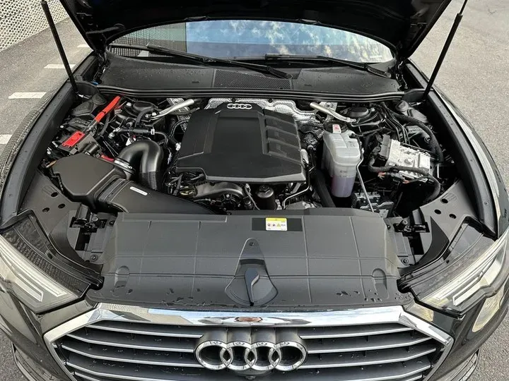 2022 Audi A6L 2.0T 224HP L4 7DCT,autocango,china used car exporter,china ev exporter,chinese used car exporter,chinese used ev exporter