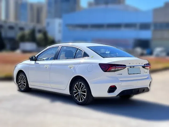 2021 Roewe i5 1.5L 120HP L4 CVT,autocango,china used car exporter,china ev exporter,chinese used car exporter,chinese used ev exporter